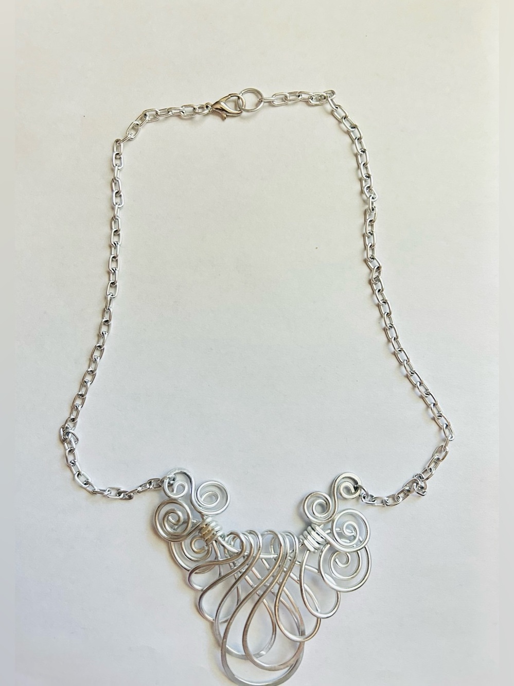 ART NOUVEAU Silver Plated Swirl Wire Necklace